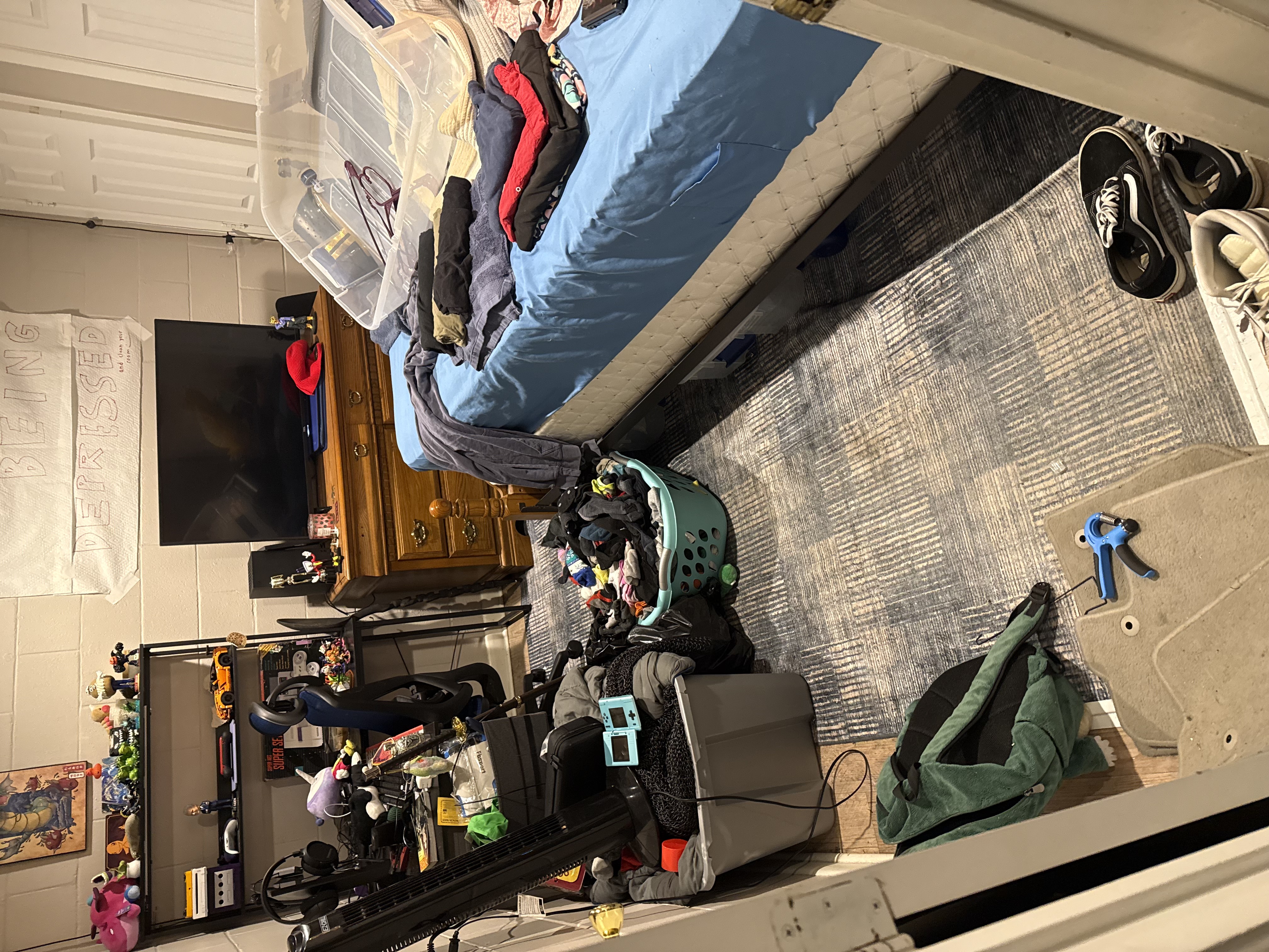 Charlie's Room[cite: 1]
